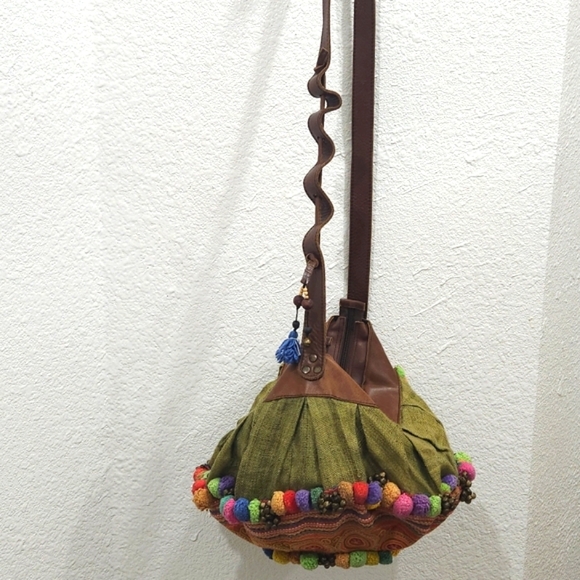 HANDMADE Boho/New Age Leather Linen Pom-Pom Bell Detail Crossbody Style Handbag - Picture 3 of 16